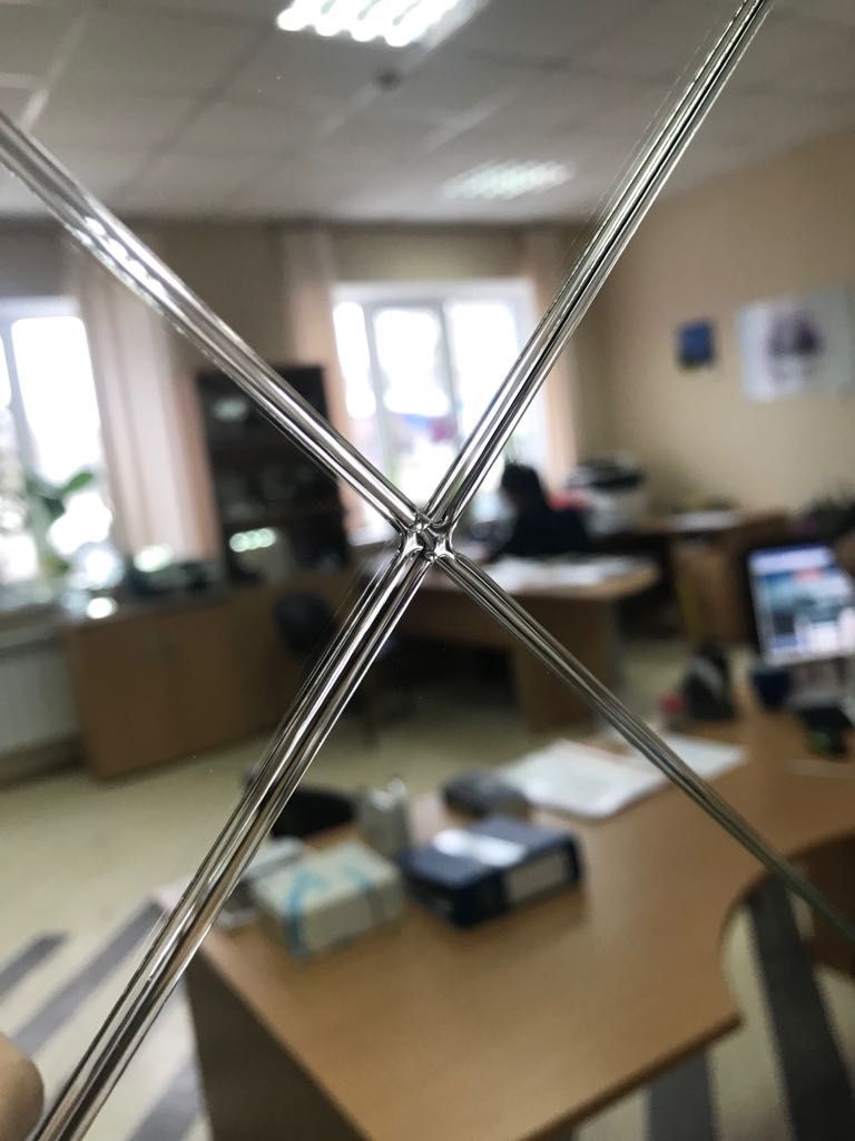 Зеркальное панно с витражным контуром